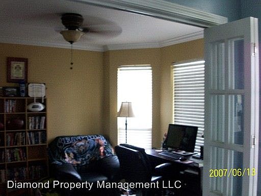3rd image of 5906 Summerville Ln