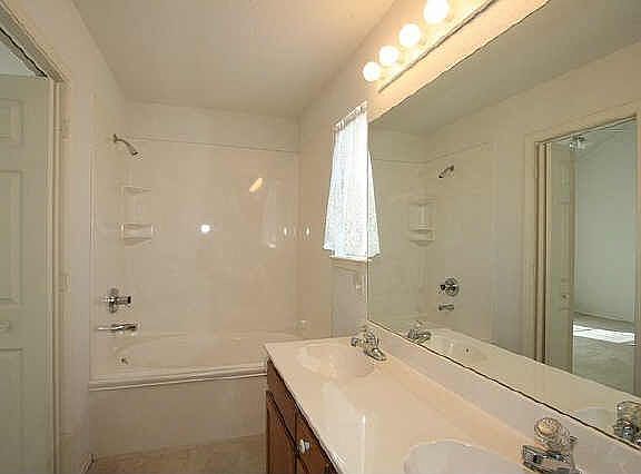 5th image of 27050 E 73rd St S