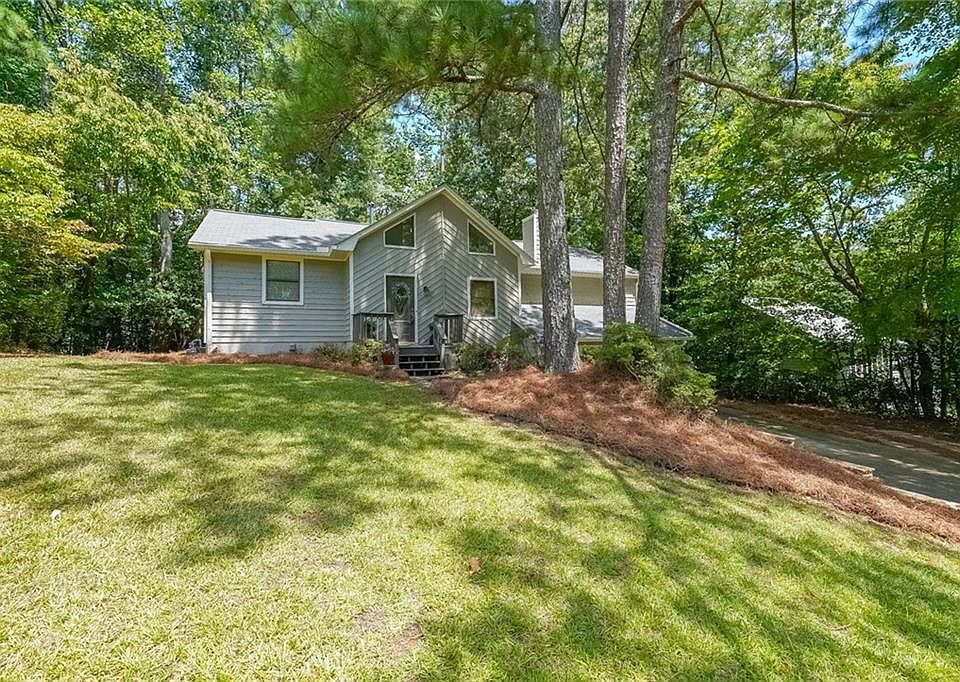 1st image of 1046 Summer Hill Ct NW
