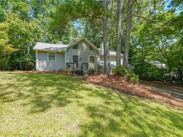 1046 Summer Hill Ct NW, Acworth, GA 30102