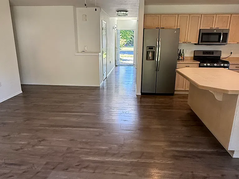 6721 Parker Rd E — Photo 8