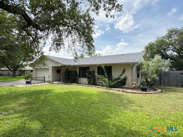 103 Northwood Dr, Cuero, TX 77954