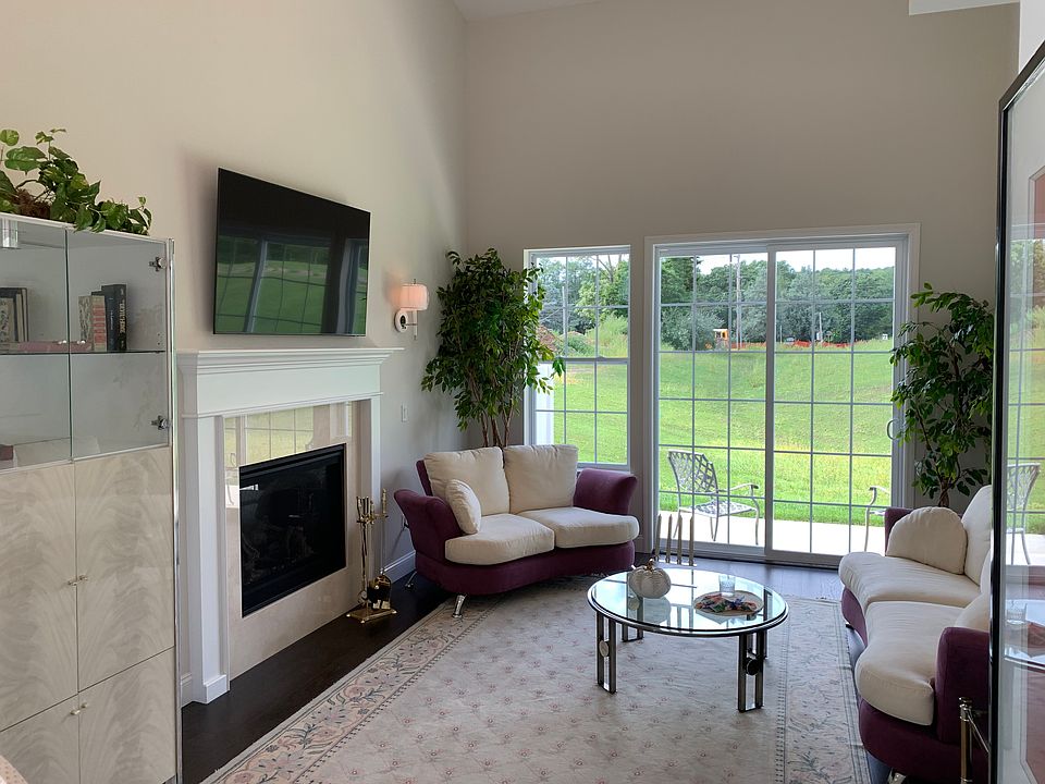 The Essex Plan, Stone Ridge Estates at Dix Hills, Huntington Station