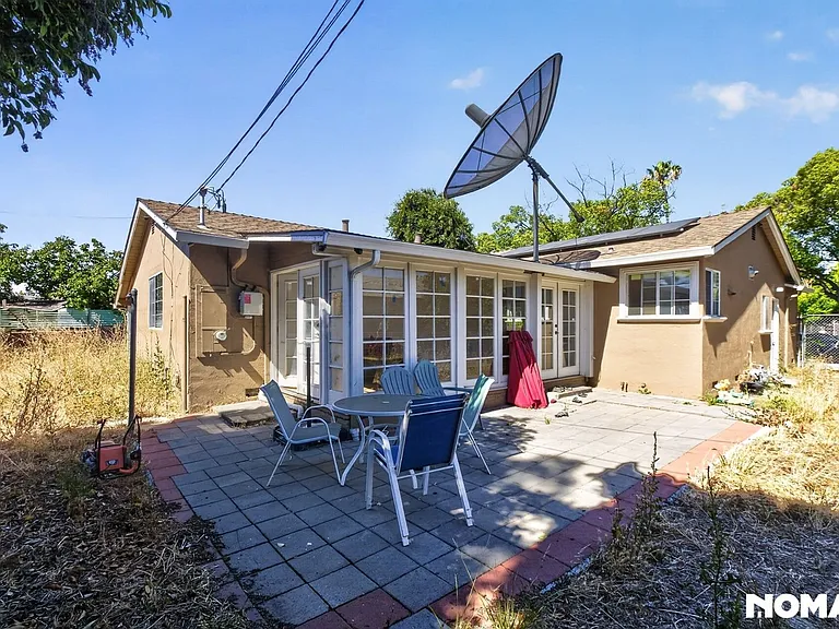 3184 Durant Ave — Photo 19