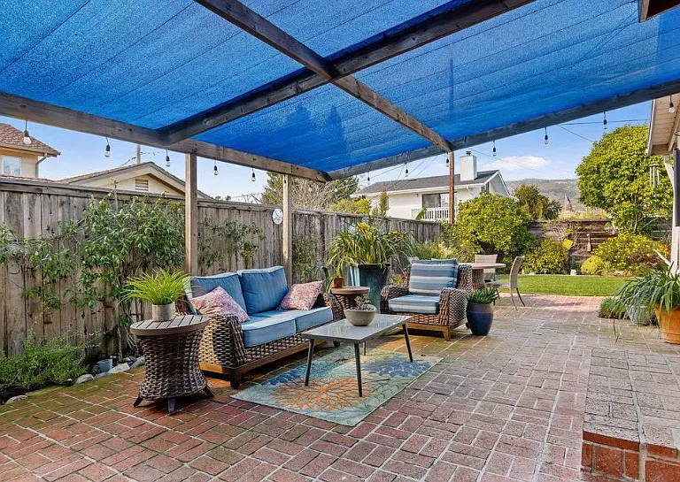 691 Ardmore Dr — Photo 3