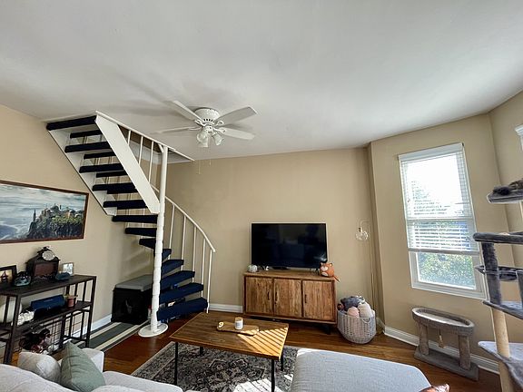 4th image of 3113 N Southport Ave APT 2