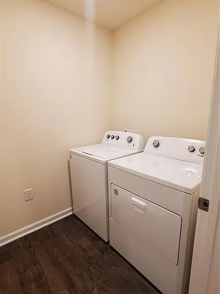 44 Barrington Dr — Photo 14
