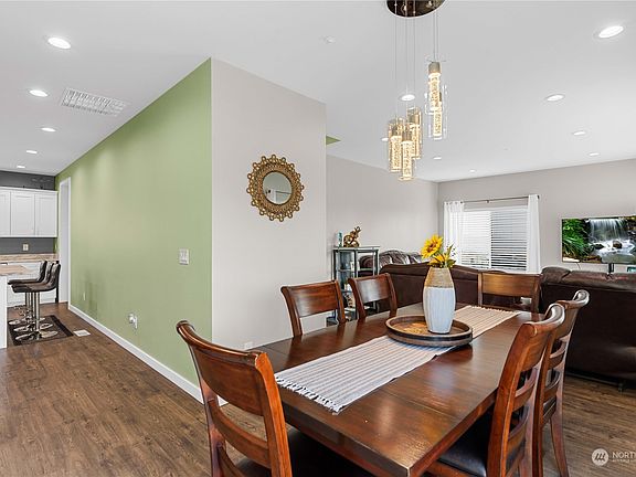 5th image of 2370 Bentley Court
