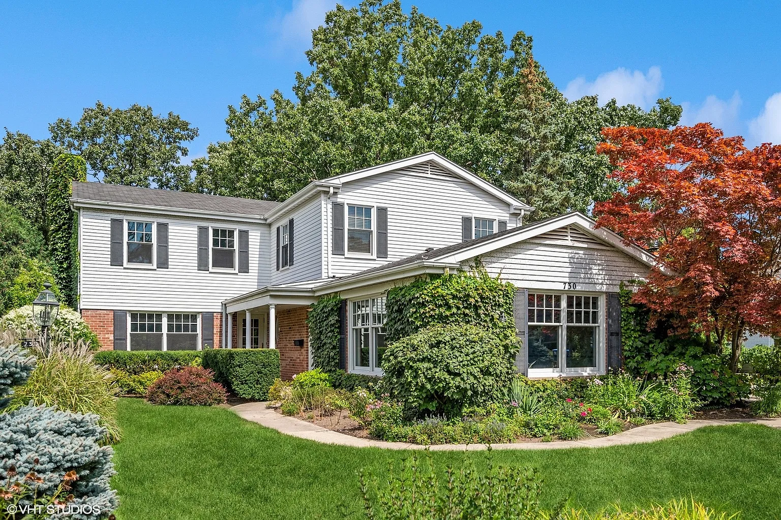730 Ambleside Dr photo 1