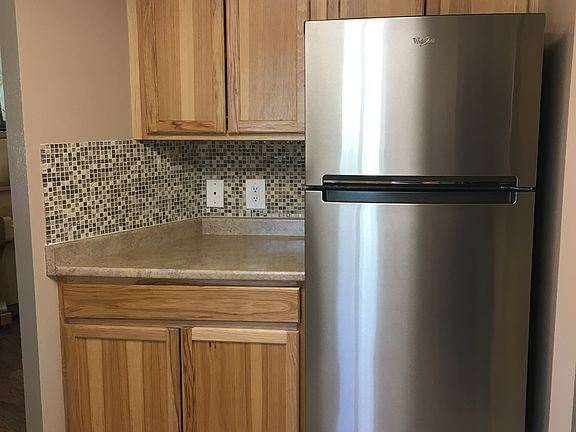 5th image of 1202 Monterey Ct