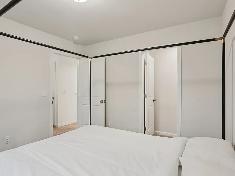 207 Mount Royal Ct — Photo 21
