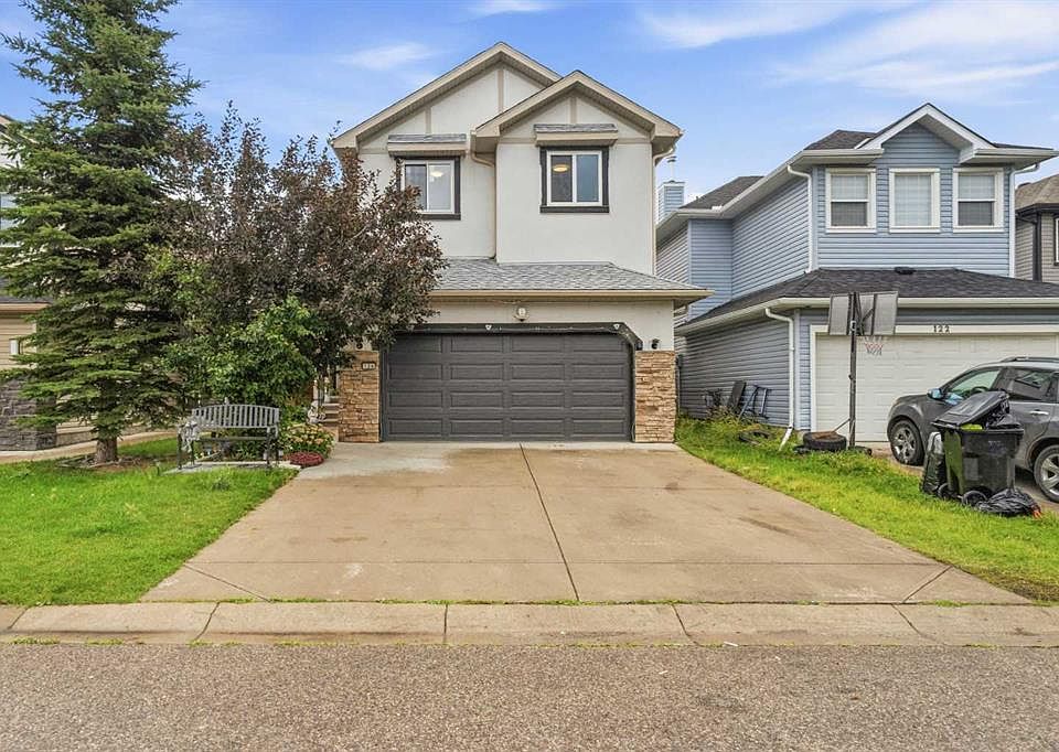 1st image of 126 W Saddlecrest Way NE