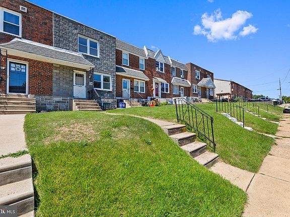 2nd image of 3424 Stanwood St