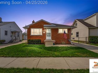 24909 Saxony Ave, Eastpointe, MI 48021