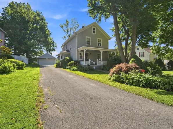 41 Cottage St, Amherst, MA 01002