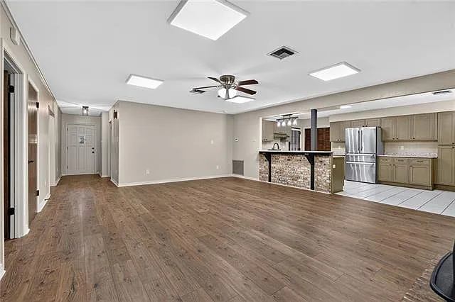 4 bed, 2.0 bath, 1622 sqft, $2,500 — Photo 4