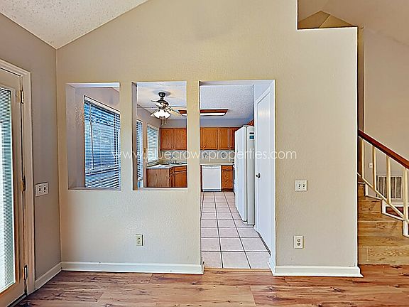 5th image of 7712 Crownwood Dr