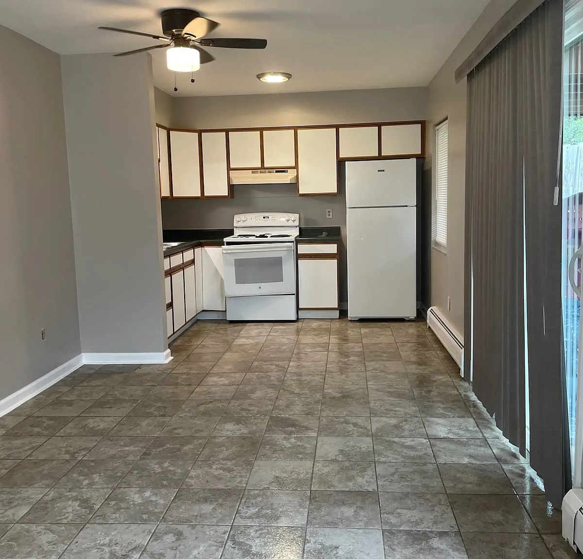 2 bed, 900 sqft, $1,200 — Photo 2