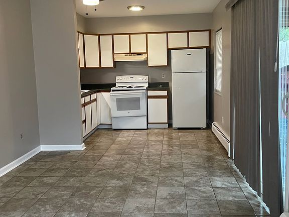 2nd image of 143 Lebanon St #4