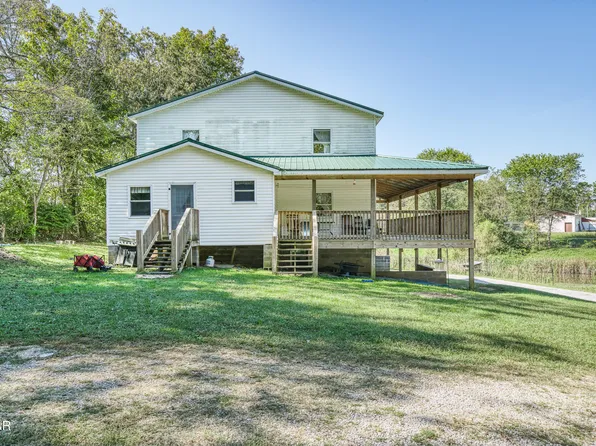 107 Cherry St, Deer Lodge, TN 37726