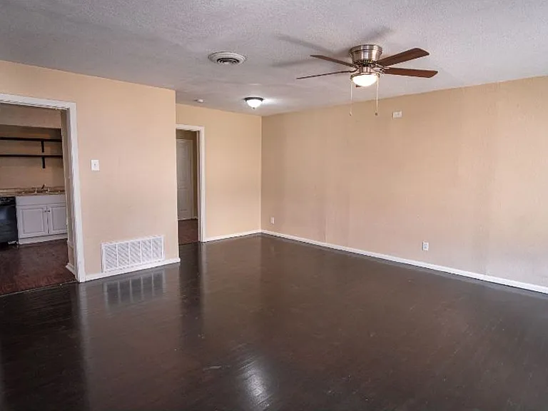 406 Como St — Photo 10