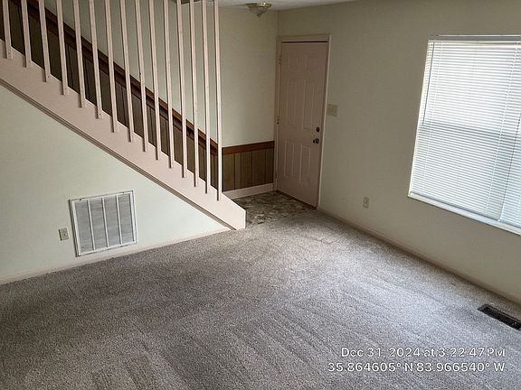 3rd image of 132 Dresden Way #132-B