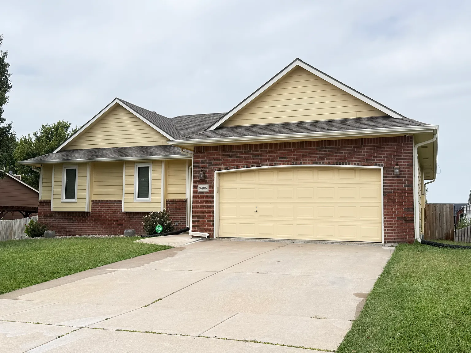 5 bed, 2642 sqft, $2,300 — Photo 1