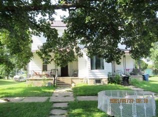 416 E 4th St, Tipton, IA 52772