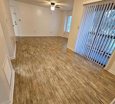 5th image of 3590 Sable Palm Ln Unit G