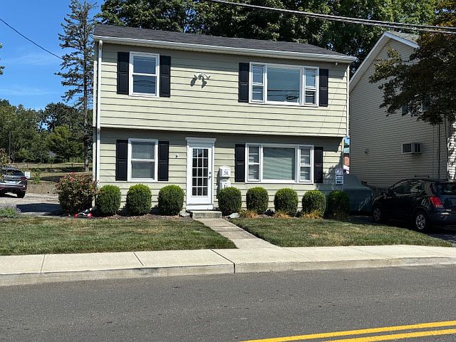 2nd Floor apartment in downtown Milford