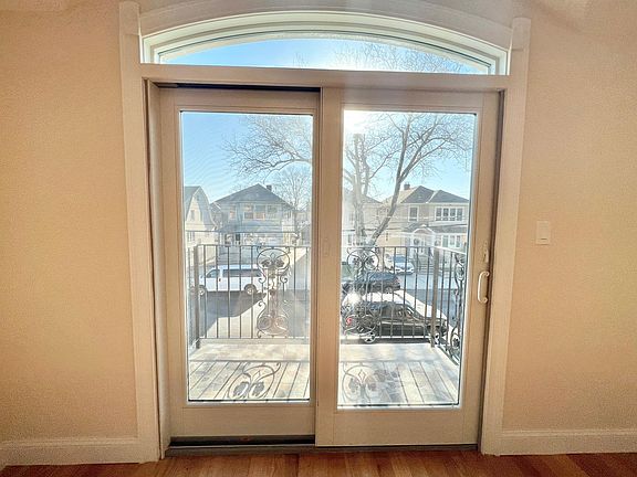 3rd image of 14915 17th Ave #2