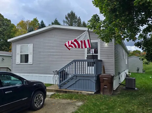 1474 Red Oak Ln NE, Belmont, MI 49306