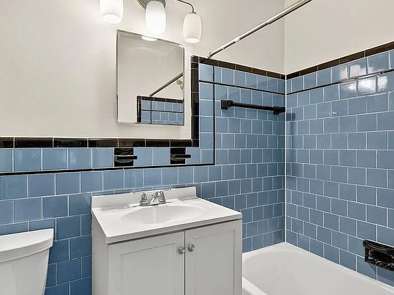 4th image of 1829 Monroe St NW #1