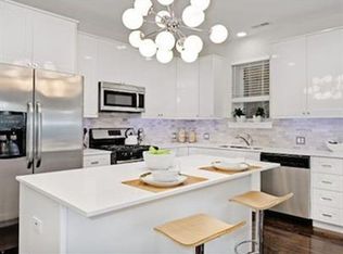 3426 N Milwaukee Ave #1N, Chicago, IL 60641