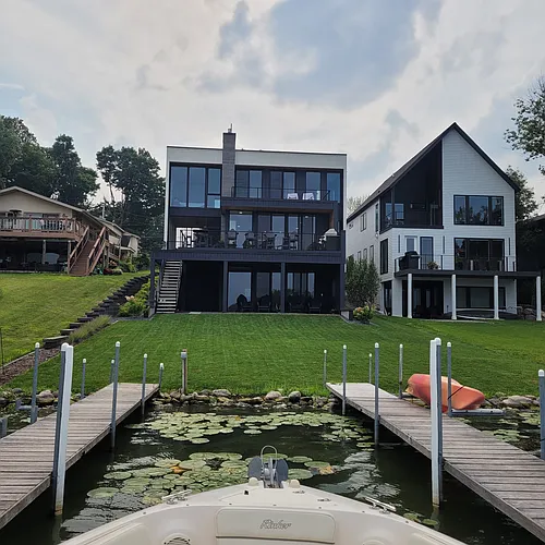 2048 Arbor Ln Photo 1