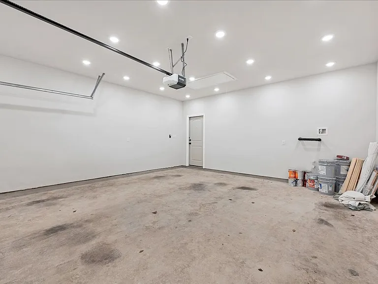 2605 Acoma Ln — Photo 36