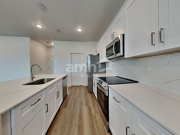 4th image of 9754 W Luxton Ln