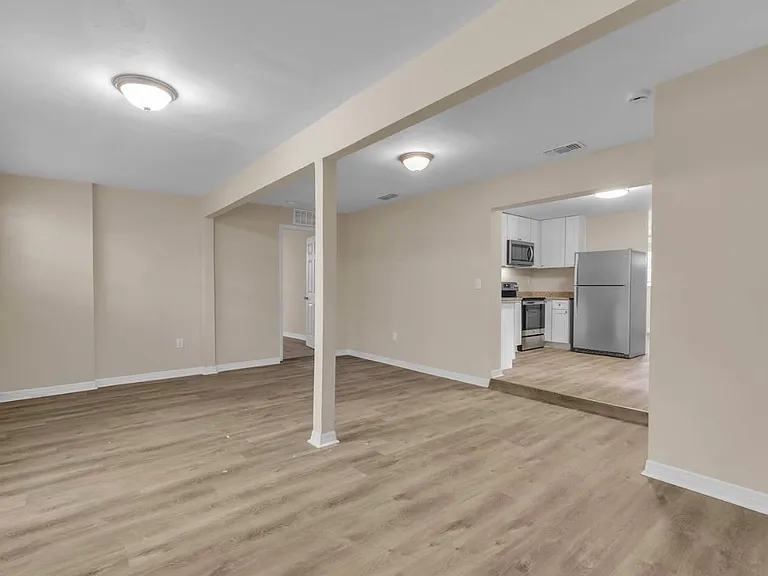 4464 Melvin Cir E — Photo 11