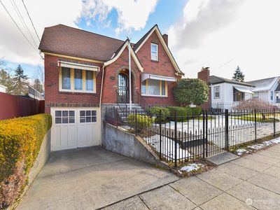 3236 39th Avenue SW, Seattle, WA, 98116