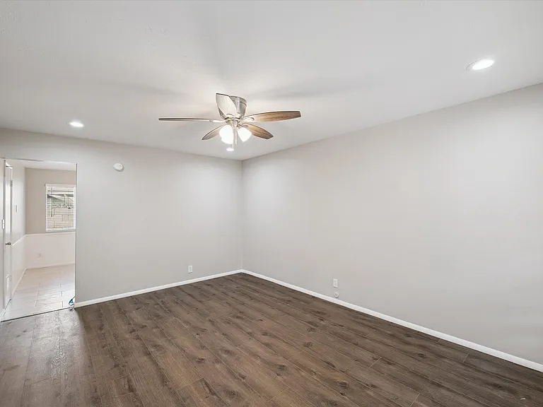 4819 E Cambridge Ave #1 — Photo 48
