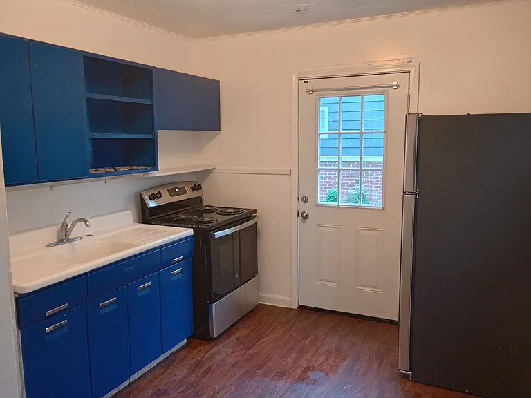 2604 Morrell Ave — Photo 2