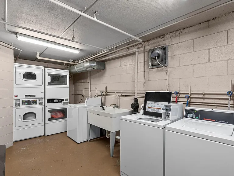 2222 E Belleview Pl #201 — Photo 9