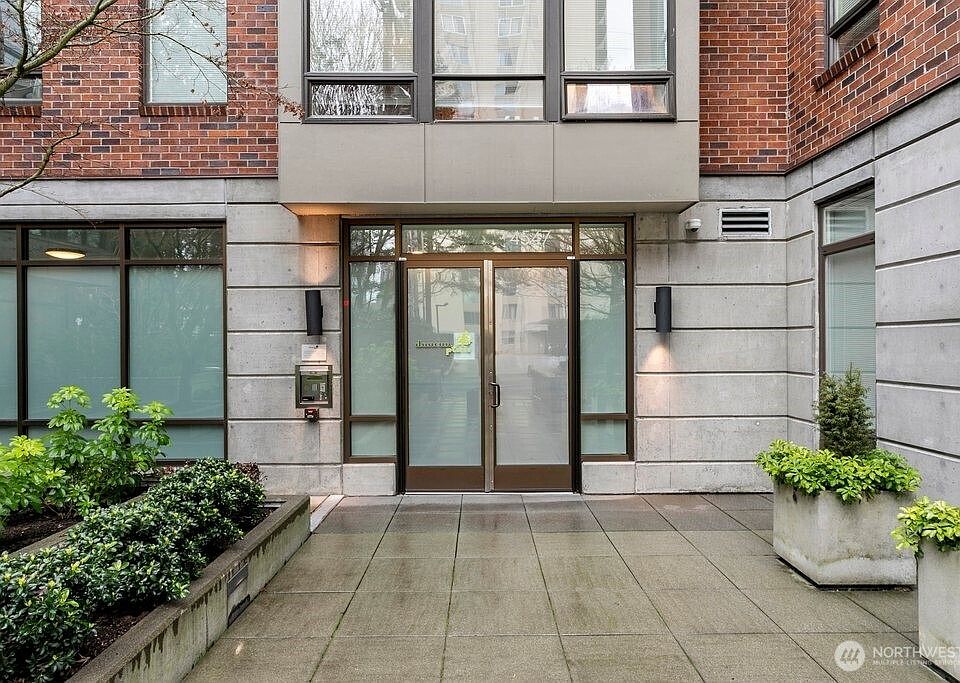 1st image of 4547 8th Avenue NE #508