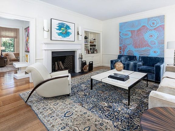 3rd image of 153 Brattle St