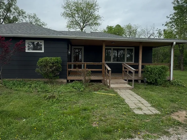 694 E Highway 400 — Photo 3