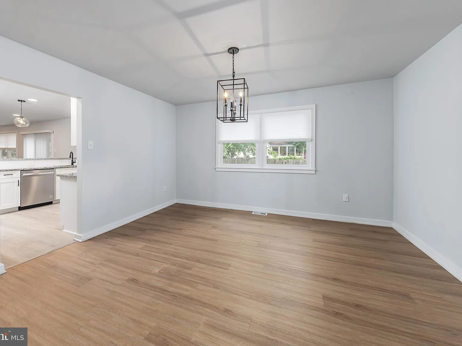 4 bed, 2724 sqft, $4,050 — Photo 3