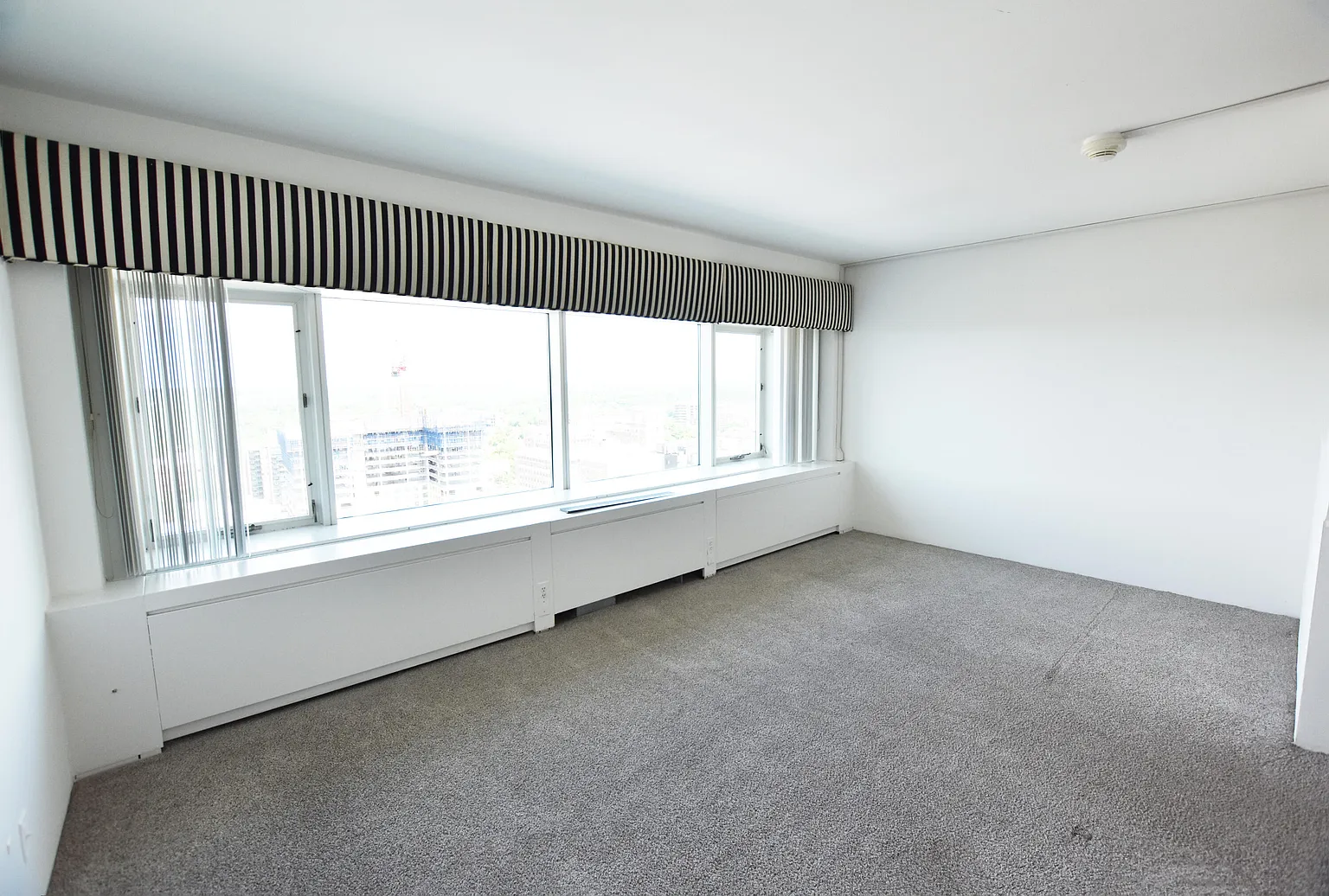 555 E William St APT 24E photo 1