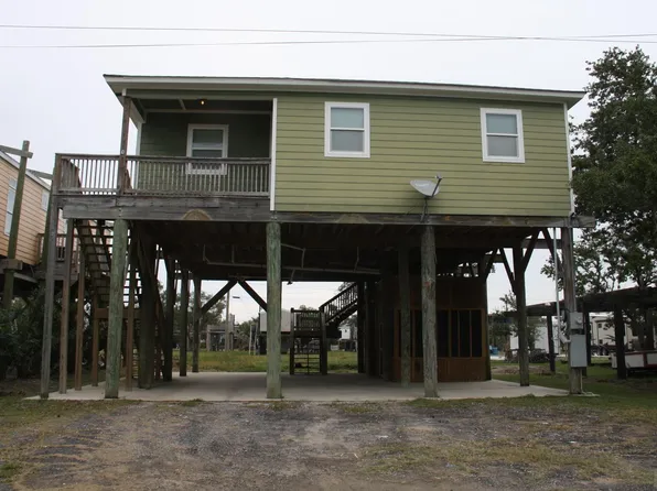 162 Iris Ln, Grand Isle, LA 70358