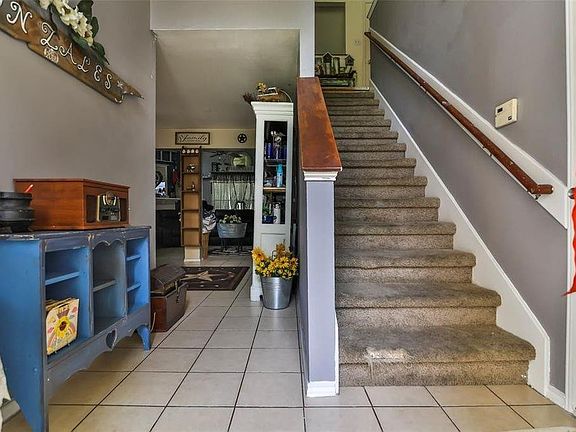 3rd image of 1615 Sahara Dr