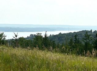 2 Lake Forest Estates Rd, Tabor, SD 57063